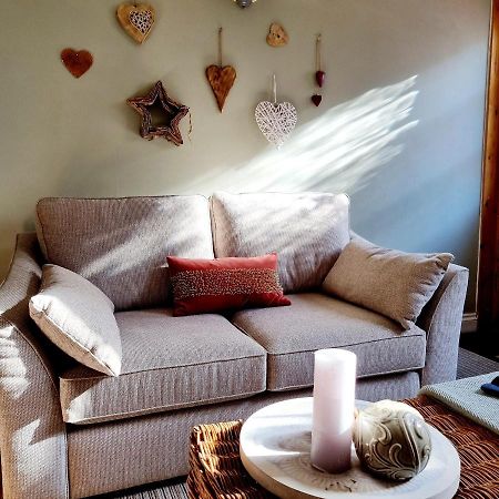 2 Bedroom House Within Walking Distance Of Town Cowes  Eksteriør billede